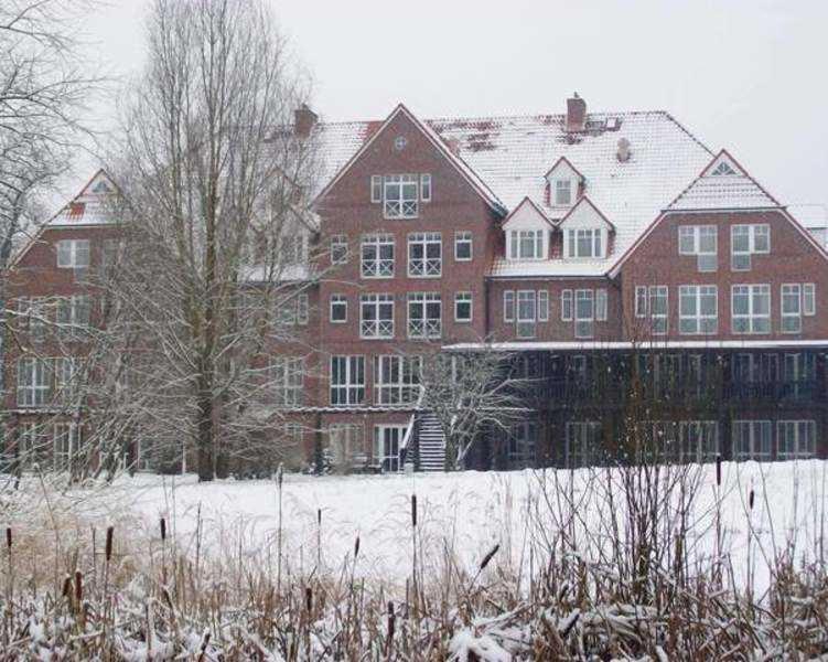 The Royal Inn Park Hotel Fasanerie Neustrelitz Exterior photo